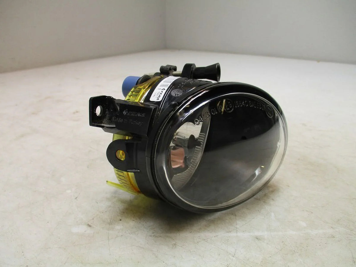 Sprinter Fog Bumper Pre-Owned RH Mercedes Mounted Light (Good) 2023 OEM Passenger