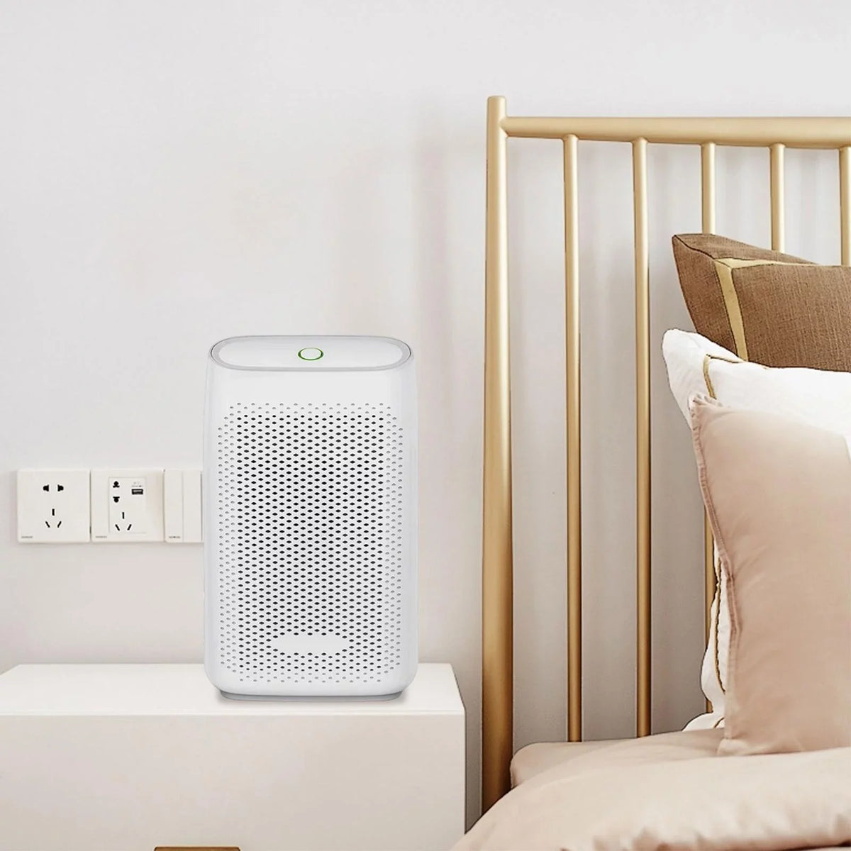Energy Efficient Wardrobe USB Damp Technology 700ml Quiet With Small Air, Closet Basement Moisture Semiconductor Dehumidifier , For For