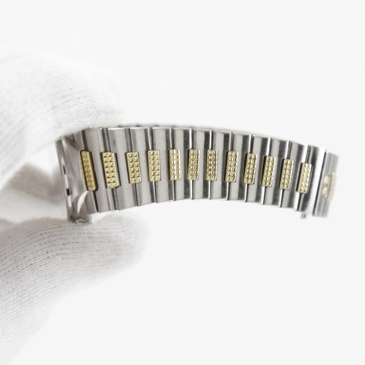 Swiss Omega (Fair) OMEGA Boys Silver/Gold Watch Silver Made Steel Pre-Owned Quartz Dial Stainless De Ville