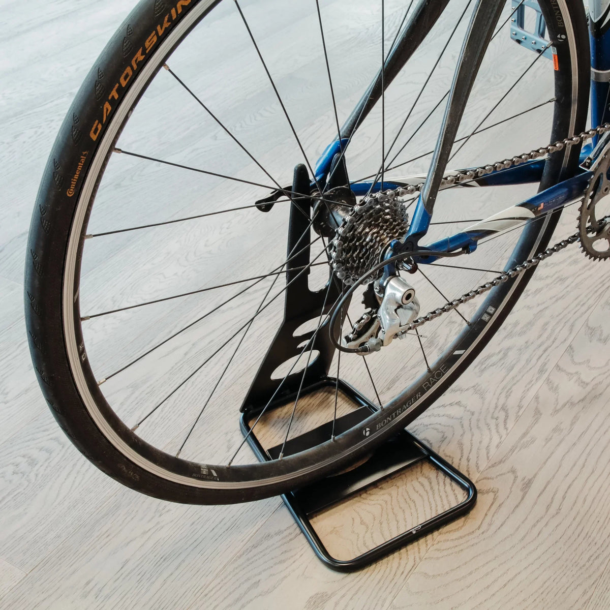 Mountain Floor and Bicycle Road Bike for Rack Parking Mount Lumintrail Bike Rear Hub Stand